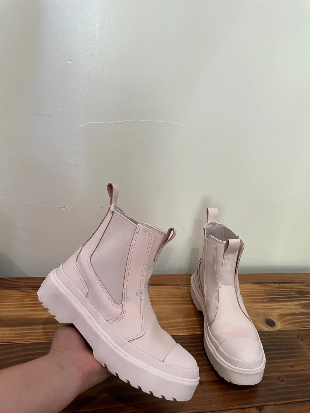 Converse sculpted silhouette